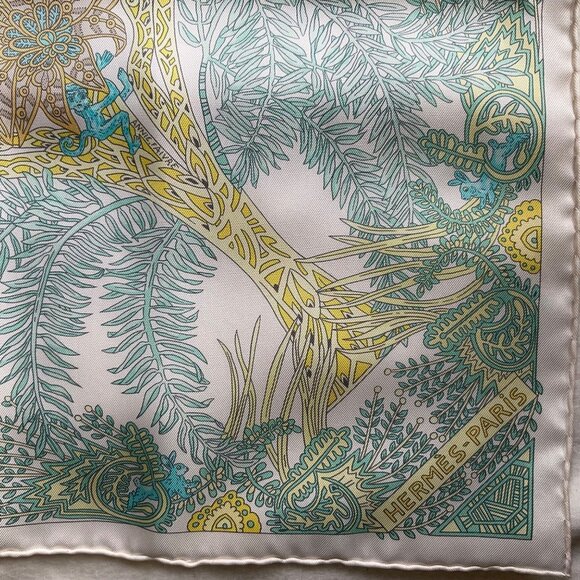 NWOT Hermes Botanical Maitres de la Foret 90 silk square scarf blue yellow - Picture 7 of 8